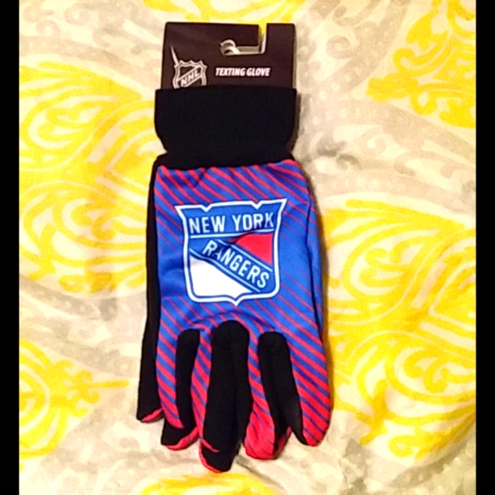 WINTER SPECIAL,BRAND NEW NHL GLOVES FOR TEXTING
